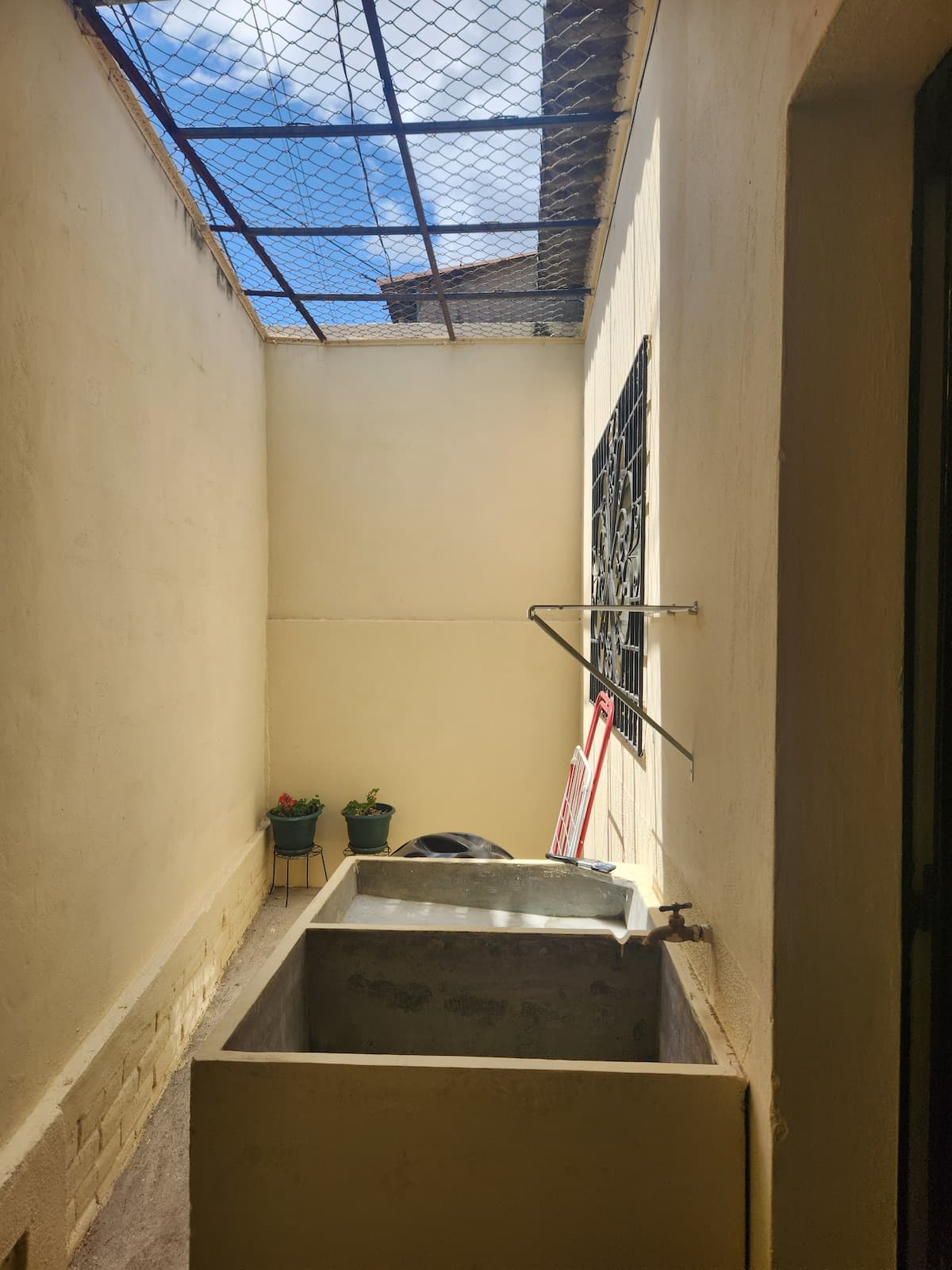Villa Miervin II — Patio 15